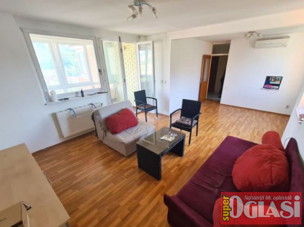 Vogošća, Skendera Kulenovića, 60m2, troiposoban, III sprat, renoviran, balkon, blinda, centralno gradsko grijanje, 210.000KM.