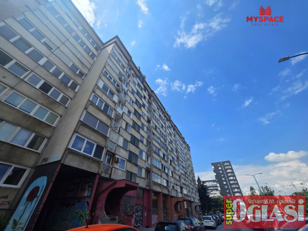 Dolac Malta, Paromlinska, 63m2 + dva balkona, dvosoban, VII sprat, centralno gradsko grijanje, 285.000KM.