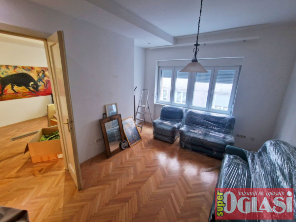 Mejtaš, Čekaluša, 92m2, trosoban, I sprat, renoviran, etažno plinsko grijanje, blinda vrata, PVC stolarija, 460.000KM.