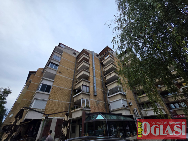 Dobrinja, Trg djece Dobrinje, 65m2, trosoban, IV sprat, blinda, centralno gradsko grijanje, 300.000KM.