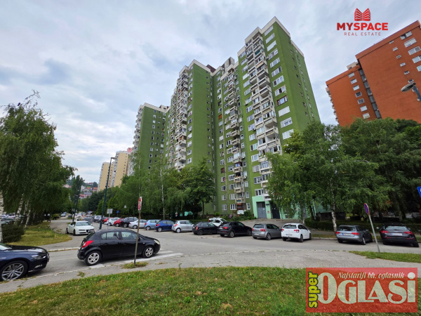 Alipašino, Geteova, 39m2, jednosoban, V sprat, renoviran, namješten, centralno gradsko grijanje, blinda, 185.000KM.