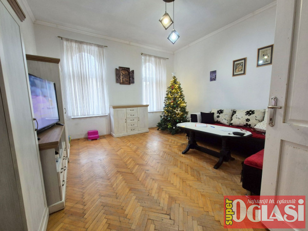 Stari Grad, Logavina, 75m2, trosoban, I sprat, grijanje na struju, 450.000KM.
